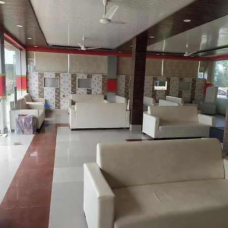 Oyo 82476 Royal Garden Ghaziabad Exterior photo