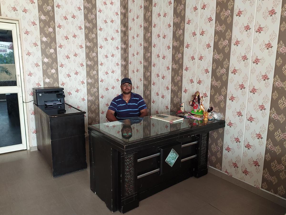 Oyo 82476 Royal Garden Ghaziabad Exterior photo
